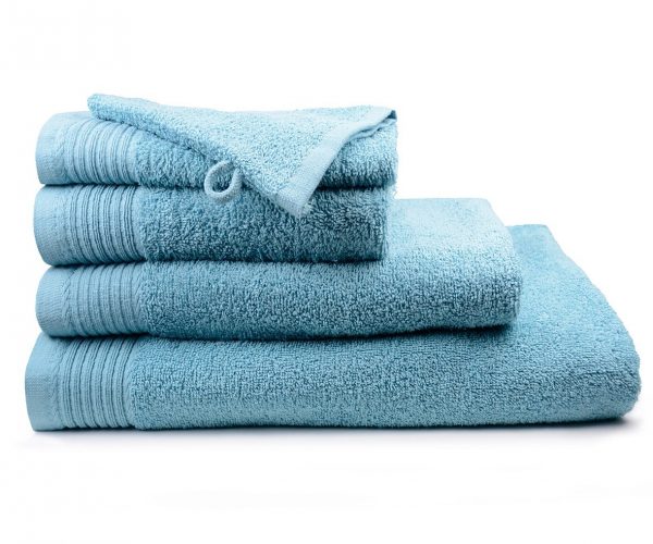 Luxe handdoek douchelaken 70 x 140 lichtblauw petrol